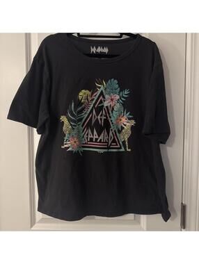 Dark Grey Def Leppard band tee